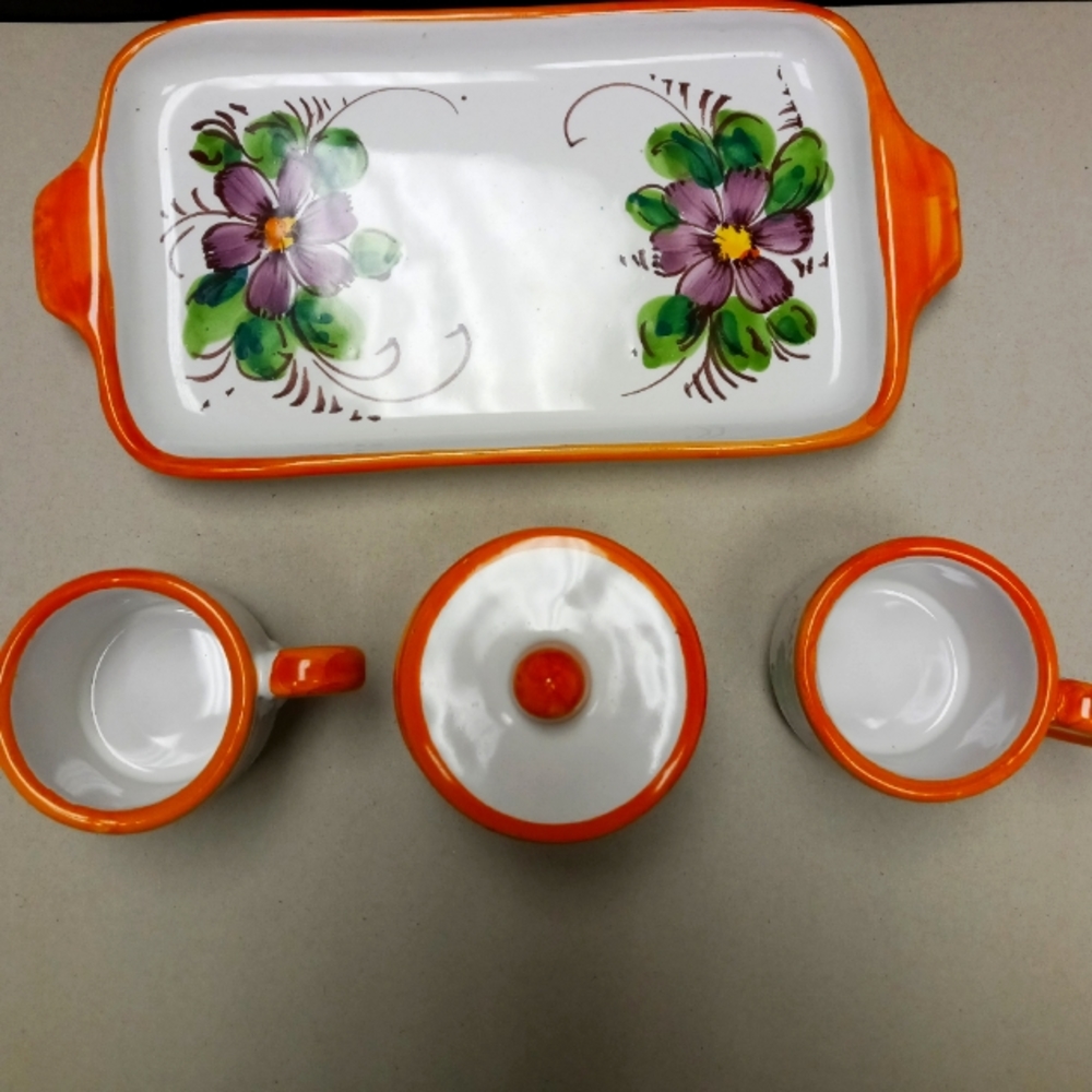 2 coffee cups, and a sugar can set, make and painted by hand.
